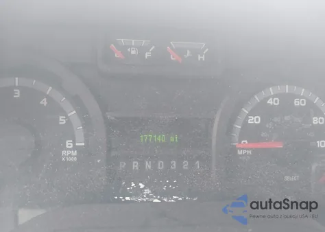 2013 Ford Econoline E350 Super Duty Wagon z USA, uszkodzony, nr VIN 1FBSS3BS0DDB18166